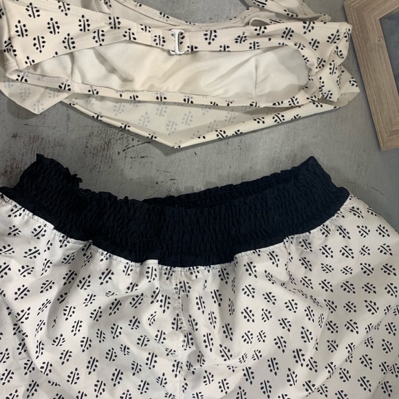 Bikini - Picture 2 of 2